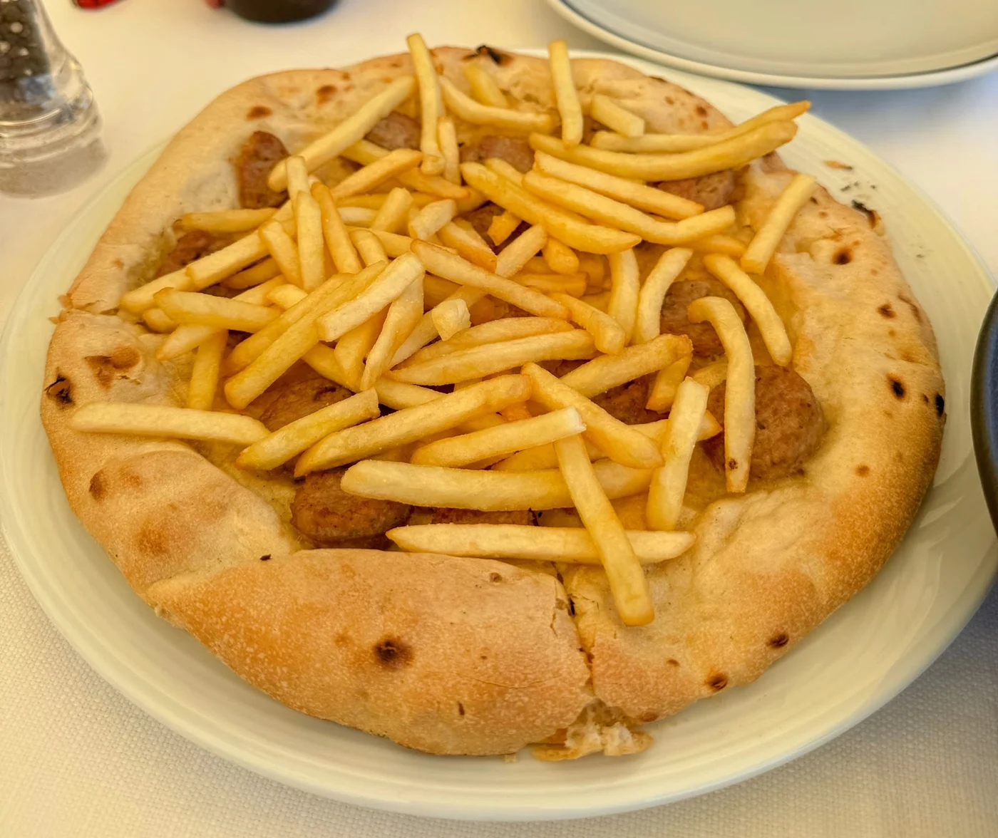 Pizza al pomodoro e mozzarella, immagine illustrativa